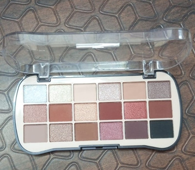 GABBU Women Eyeshadow Palette Waterproof High Pigment Flawless Finish 15.5 g(MULTICOLOR)