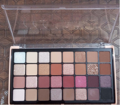 HUZURLU Palette Long Lasting Easy to layer Pigmented Formula 29 g(MULTICOLOR)