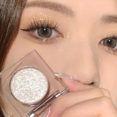 GABBU Long Lasting, Smudge Proof Silver Eyeshadow for Smoky Eye Look 3.8 g(Silver)