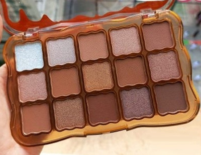 EVERERIN 15 Colors Eyeshadow Makeup Long Lasting Palette Eyes Make Up Palette 25 g(multi colour)