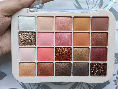 WOONGMI 20 COLOR EYESHADOW PALETTE IN MATTE SHIMMER AND GLITTER SHADES 21 g(Multicolor)