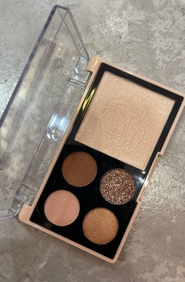 ADJD SHADE 4 COLOUR EYESHADOW PLALLTE & 1 HIGHLIGHTER 8.8 g(MULTI COLOUR)