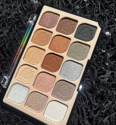 HUZURLU Perfection Eyeshadow Palette |Highly Pigmented Eyeshadow |Matte & Shimmer Finish 15 ml(multi colour)