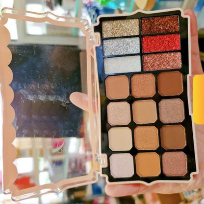 ADJD 6 COLOUR SPARKLING & 12 SHIMMMER EYESHADOW 21 g(MULTI COLOR)
