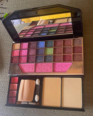 WEEPER tya 6155 makeup kit set 18 g(Multicolor)