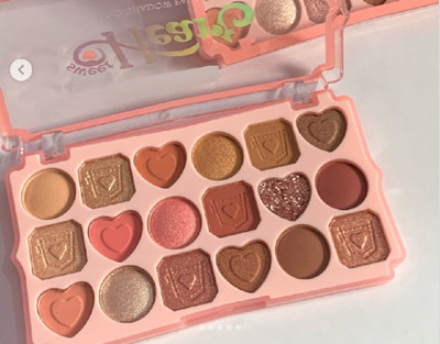 EVERERIN Best Matte And Shimmers Finish Water Proof Eyeshadow Palette 22 g(multi colour)