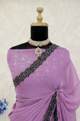 EthnicAura Embellished Blouse Material Organza Saree(Purple)