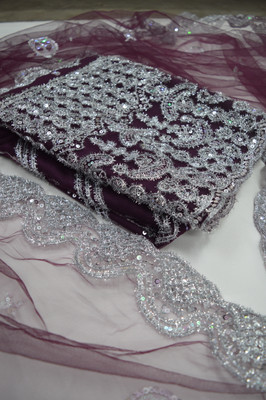 aarti creatioon Net/Lace Embroidered Salwar Suit Material