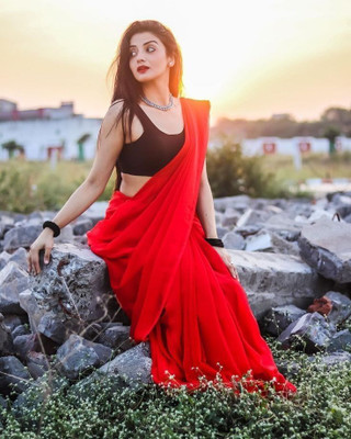 GUNHILD Solid/Plain Banarasi Georgette Saree(Red)
