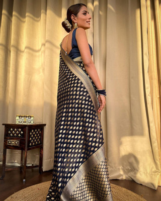 Banarasi Woven, Embroidered, Self Design Kanjivaram Pure Silk, Jacquard Saree(Multicolor)