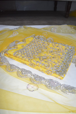 aarti creatioon Net/Lace Embroidered Salwar Suit Material