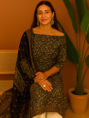 Nagi Textile Georgette Floral Print Kurta & Palazzo Material