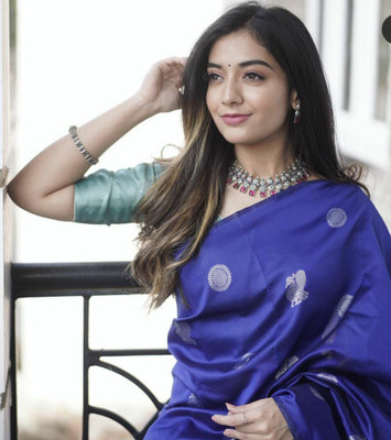 Banarasi Woven, Embroidered, Self Design Kanjivaram Pure Silk, Jacquard Saree(Multicolor)