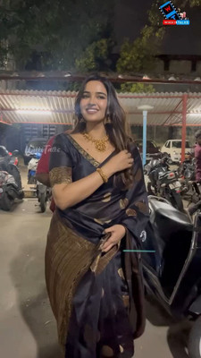 ANUVRATA Self Design, Woven Banarasi Jacquard Saree(Black, Gold)