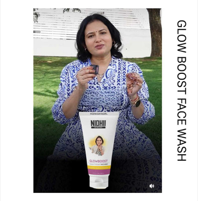 HGHASAYAGIRL NIDHI SKINCARE Glow Boost Vitamin C r20 Face Wash(100 g)