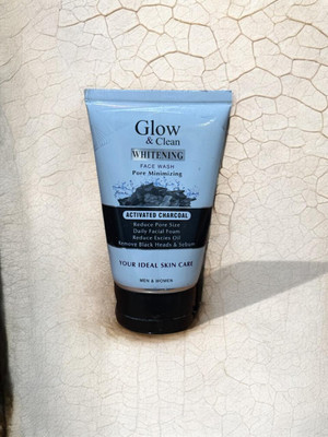 Glow & Clean Glow and Clean Oil Control  – Activated Charcoal for Clear Skin Face Wash(100 g)