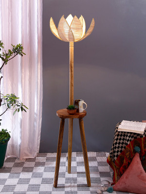 Devansh Tripod Floor lamp