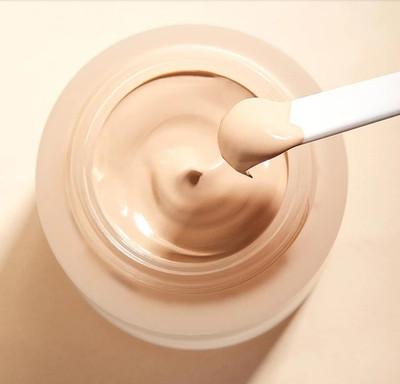 BLUEMERMAID New Matte Radiant Liquid Full Coverage  Foundation(Beige, 30 ml)