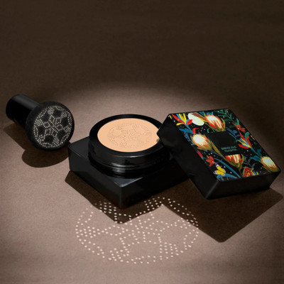 AFARAXIA Foundation Cream With Applicator Dewy Finish & Easy To Blend Foundation(Beige, 20 g)