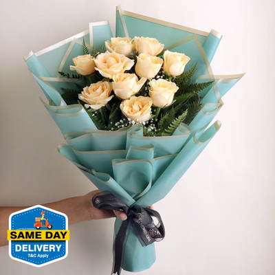 Floweraura Fresh Romantic Bunch of Fresh Live 10 Peach Roses Flower Bouquet Assorted Bouquets(10 Flowers)