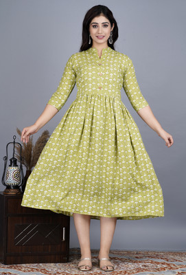 HouseOfCommon Flared/A-line Gown(Light Green)