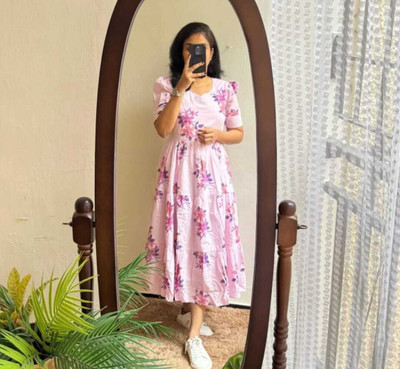 AURACRAFT Women Printed Flared Kurta(Pink)