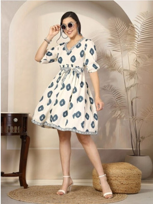 meraaki fashion Flared/A-line Gown(White)