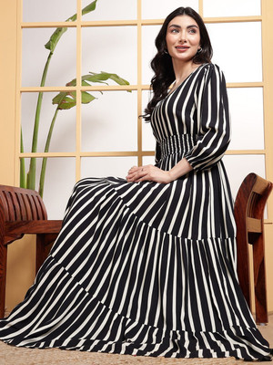 Krunal Raiyani Women Fit and Flare White, Black Maxi/Full Length Dress
