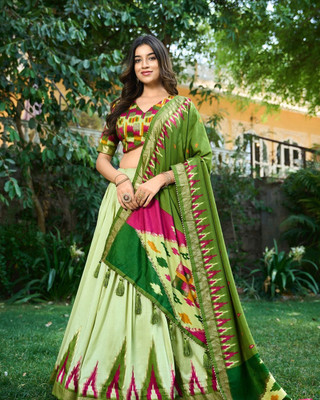 RTWOSTOR Self Design Semi Stitched Lehenga Choli(Green)