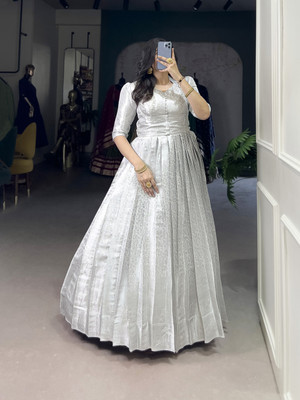LookNbook art Flared/A-line Gown(White)