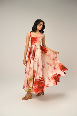 The uniquer Anarkali Gown(Multicolor)
