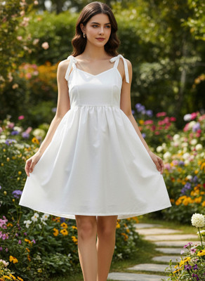 VASTRAVALLEY Flared/A-line Gown(White)