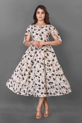 Mastvery Flared/A-line Gown(White, Black)