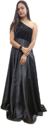 Kitty Fashion Flared/A-line Gown(Black)