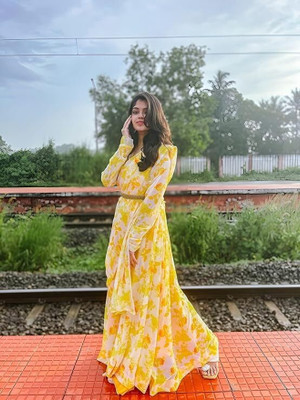 TISVARA Flared/A-line Gown(Yellow)