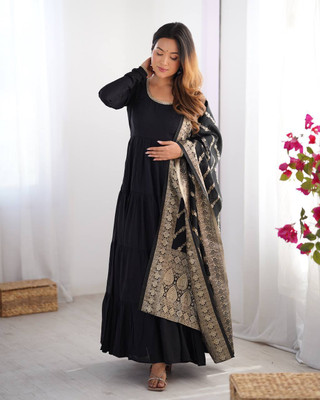 riddhi fashion Flared/A-line Gown(Black)