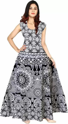 ANUNJA Flared/A-line Gown(White)