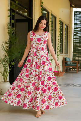 Deesu creation Flared/A-line Gown(White)