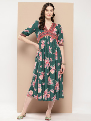 Ahalyaa Flared/A-line Gown(Green)