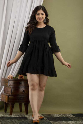 Chahat Gartex Flared/A-line Gown(Black)