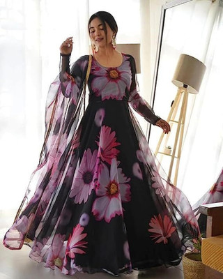 QVAZOR Flared/A-line Gown(Black)