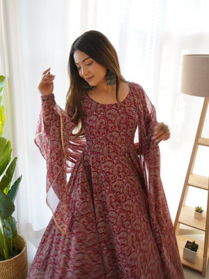 Vaanri creation Women Kurta Dupatta Set