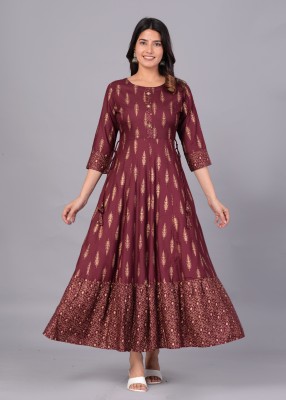 Da vastraagaar Flared/A-line Gown(Maroon)