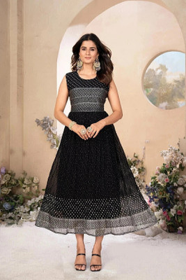 V Creation Flared/A-line Gown(Black)