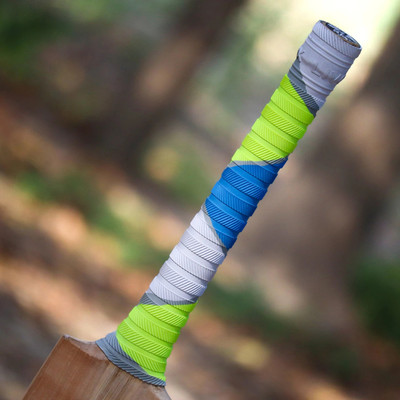 SIXTEEN Good Comfort Thunder blade Texture Cricket Bat Handle Grip Ultra Tacky(Multicolor, Pack of 1)