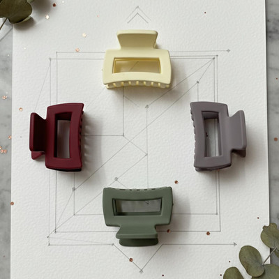 Alvero 4Pc Korean Style Matte Finish Hair Clutcher for Women, Lightweight Thick & Thin Hair Claw(Multicolor)