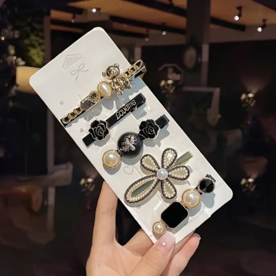 BEING BELLA 5 Pcs Black and white korean clip for women and girls (Pack 1) Hair Clip(Black)