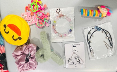 PUCHKOO Hair accessory set gift hamper beautiful hamper Hair Accessory Set(Multicolor)