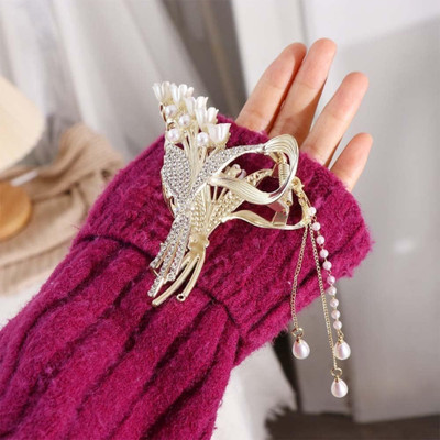 Freebies Golden Floral Hair Claw Clip with Pearls & Crystals – Party Wear Hair Claw(Multicolor)