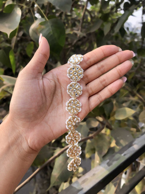 brado jewellery Pack Of 1 Gold-Toned Kundan Matha Patti Hair Accessory Set(Gold, White)